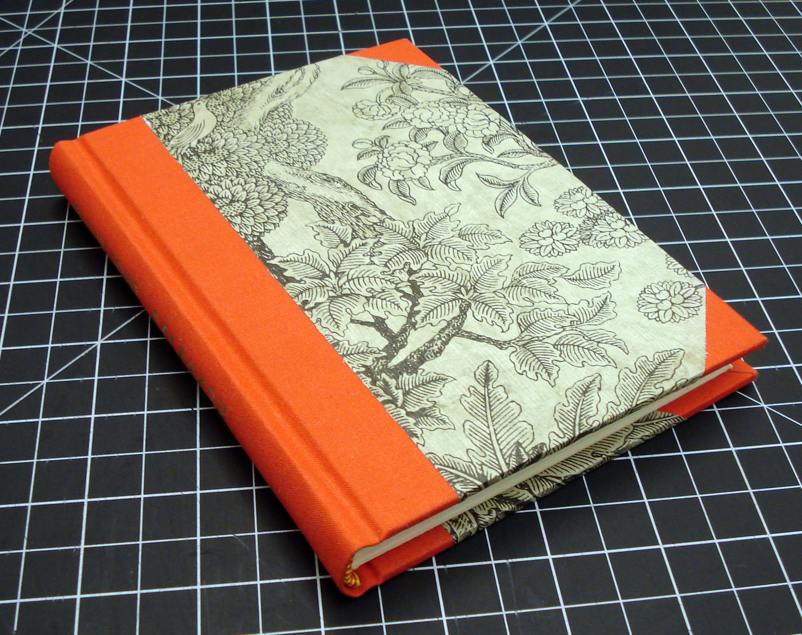 round spine case binding